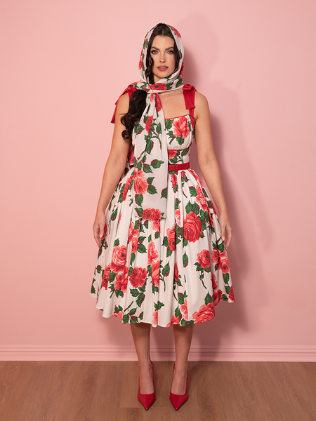 red sun dress 1950s Swing Sundress and Scarf in Red Vintage Roses