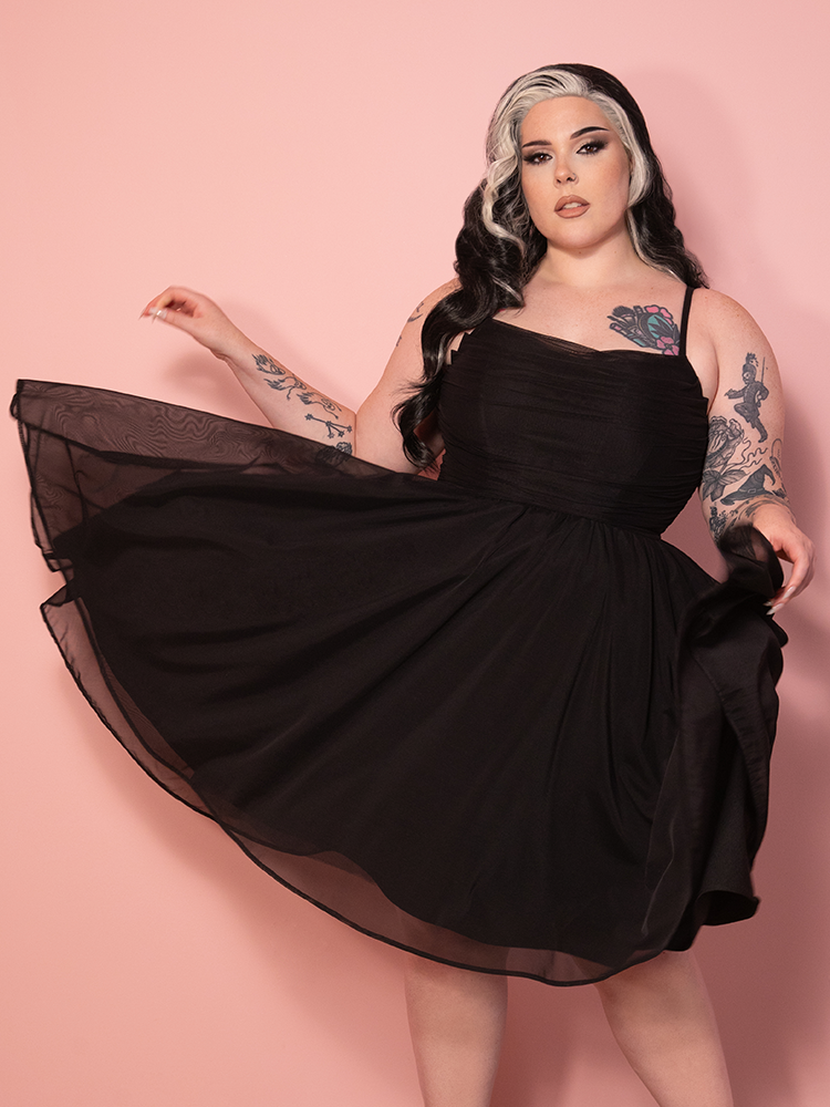 corset swing dress Black Corset Floral Swing Dress PRETTY LITTLE THING Black Floral Surplice Corset Swing Dress