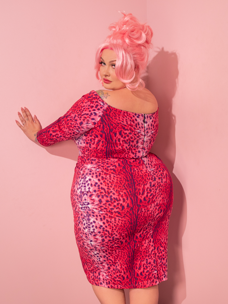 Sweetheart Wiggle Dress in Wild Leopard Print - Vixen by Micheline Pitt