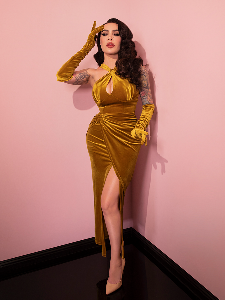 NON-DAMAGED BACKLOT - Golden Era Gown and Glove Set in Gold Velvet - Vixen by Micheline Pitt NON-DAMAGED BACKLOT - Golden Era Gown and Glove Set in Gold Velvet - Vixen by Micheline Pitt