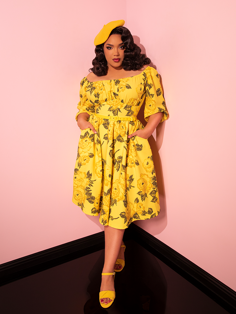 Vacation Dress in Vintage Yellow Roses - Vixen by Micheline Pitt