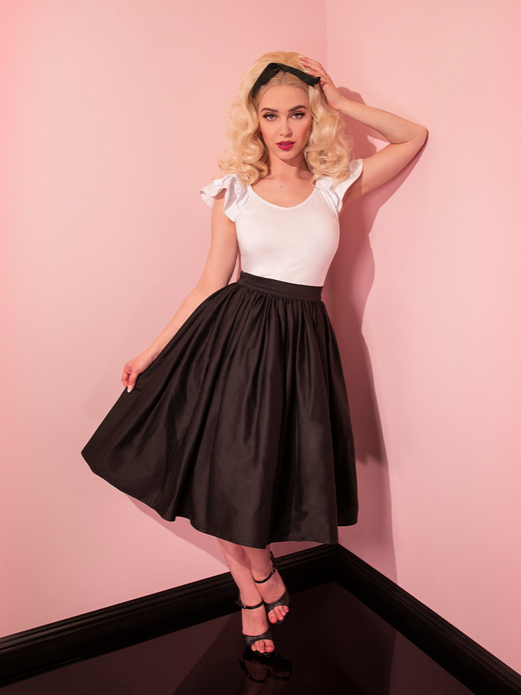 NON-DAMAGED BACKLOT - Miss Kitty Skater Skirt in Black Vinyl - Vixen by Micheline Pitt